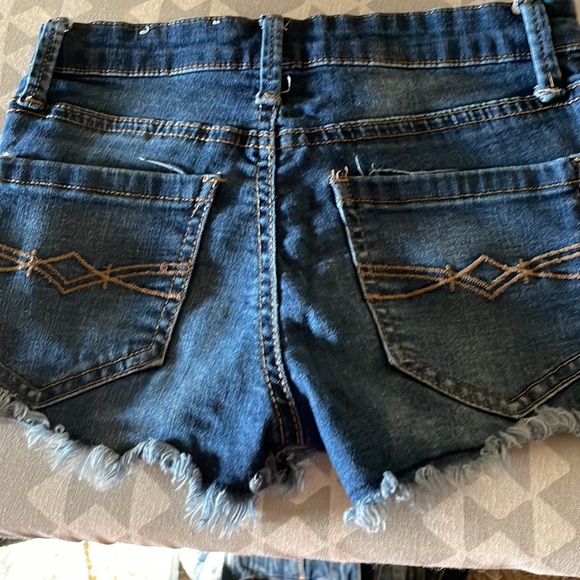 Jean shorts size 1 Mudd - Picture 2 of 2